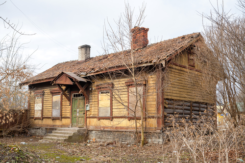 Many are willing to buy ugly houses. If you know where to look.