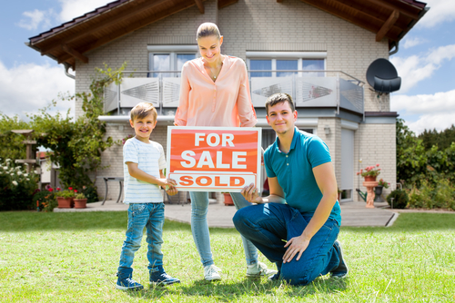 Know how to sell a house fast with helpful tips.